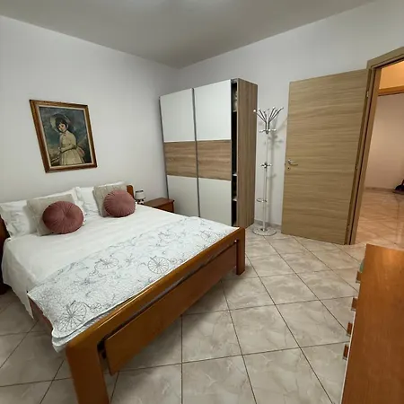 Appartament Tea Apartament *
